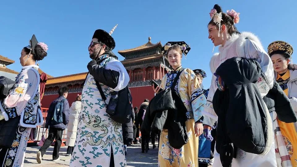Why Young Americans Are ‘Chinamaxxing’ — And What It Means for China’s Soft Power