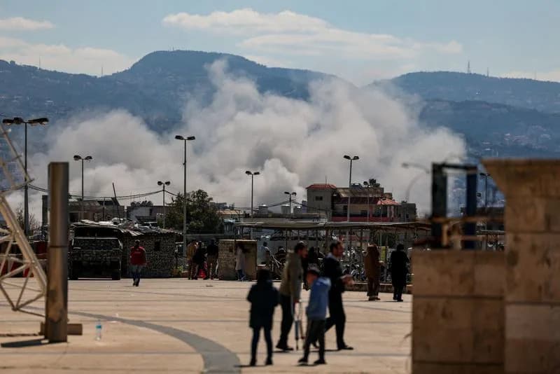Human Rights Watch Says Israel Fired White Phosphorus Over Yohmor, Posing Risk to Civilians