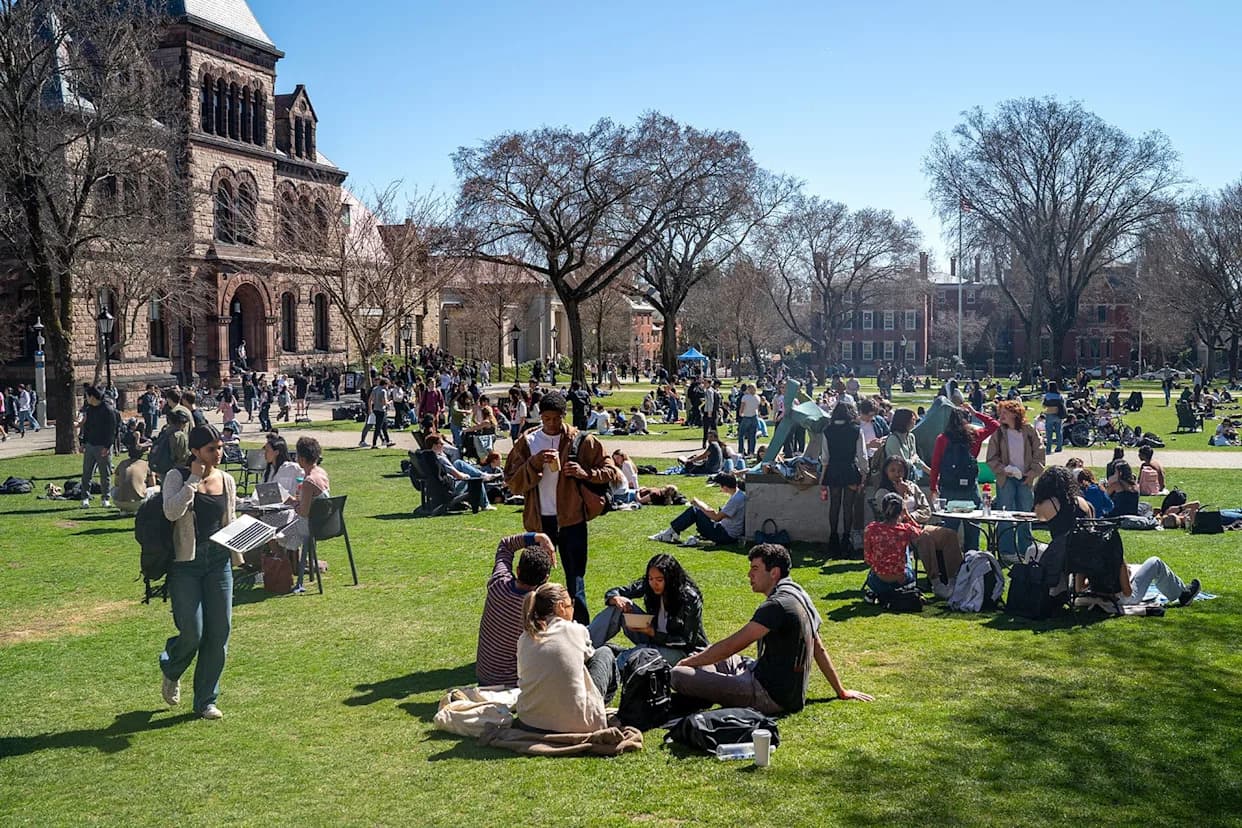Colleges Rush to 3‑Year Bachelor’s Degrees — Faster, Cheaper, But Will Employers and Grad Schools Accept Them?