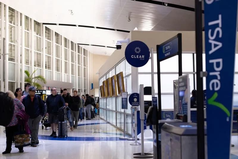 Airline CEOs Warn Of Travel Chaos — Urge Congress To End 29-Day Shutdown And Pay Unpaid TSA Officers