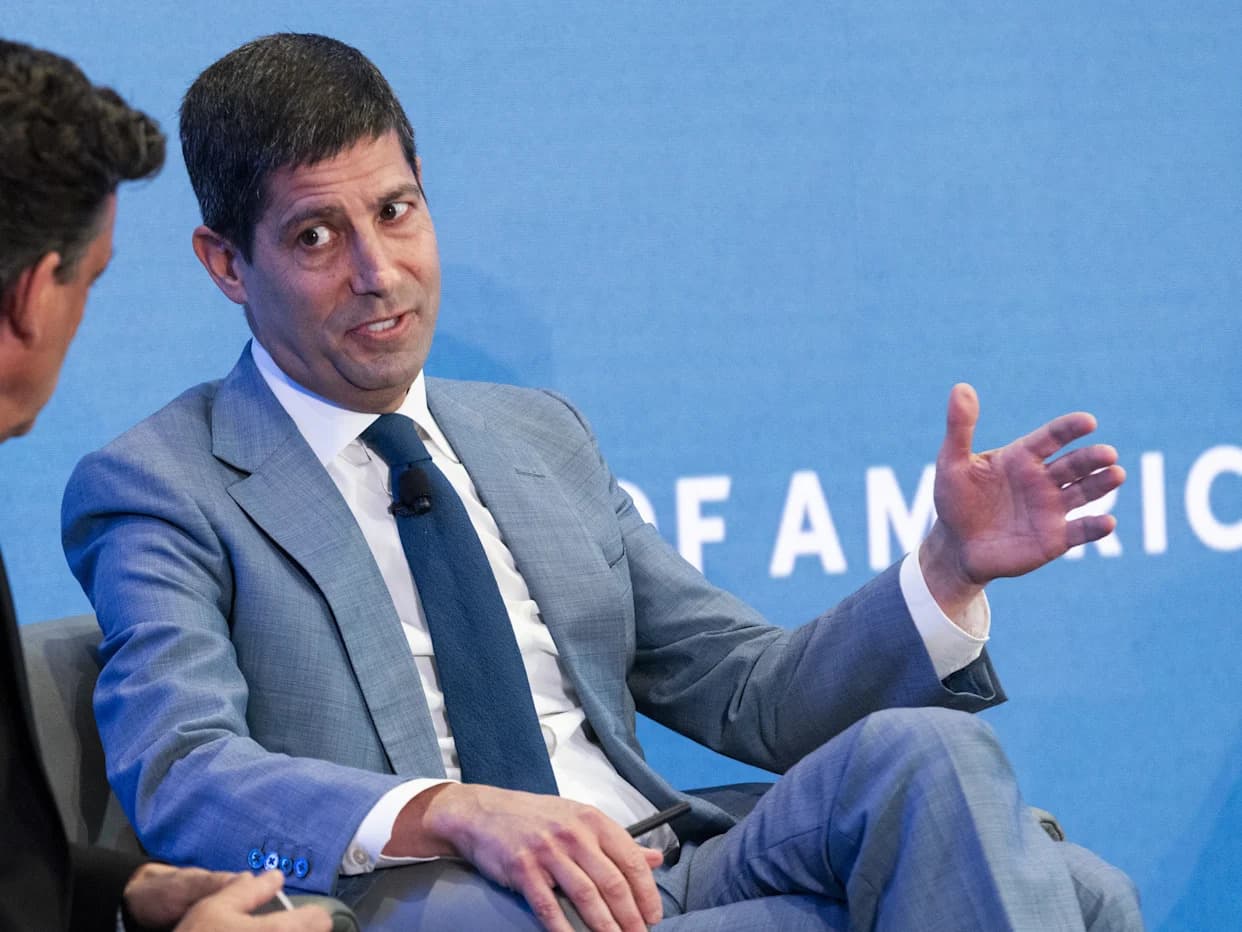 Fed Nominee Kevin Warsh's Confirmation Delayed by Missing White House Paperwork and Political Opposition