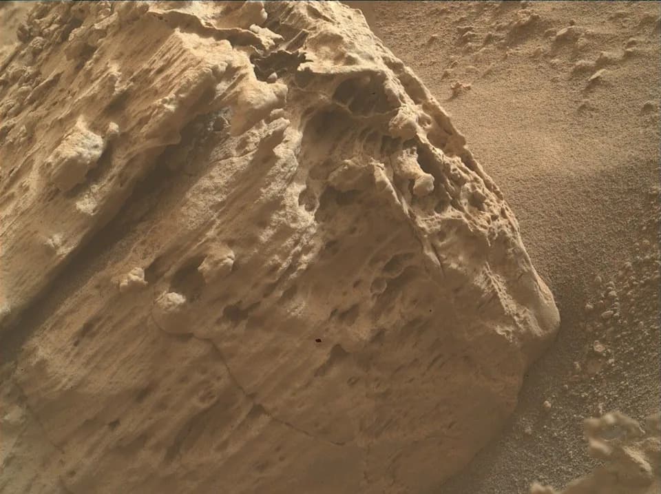 Curiosity Reveals 'Timboy Chaco': Pitted Rock and Spiderweb-Like Boxwork on Mount Sharp