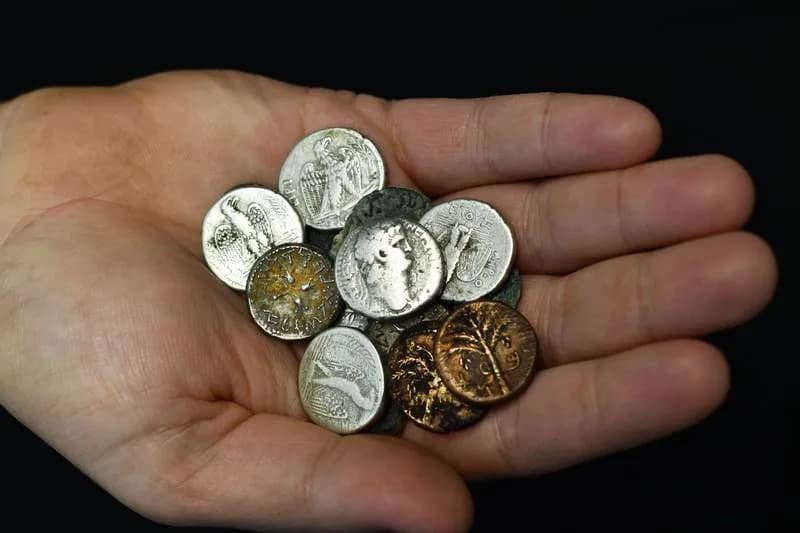 Dozens Of Second Temple–Era Coins Seized From Palestinian Doctor At Hizma Checkpoint