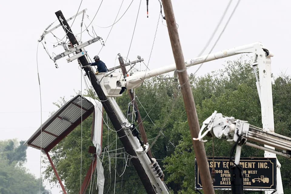 At Least One Dead as Violent Storms Rip Through Midwest; Millions Under Warnings