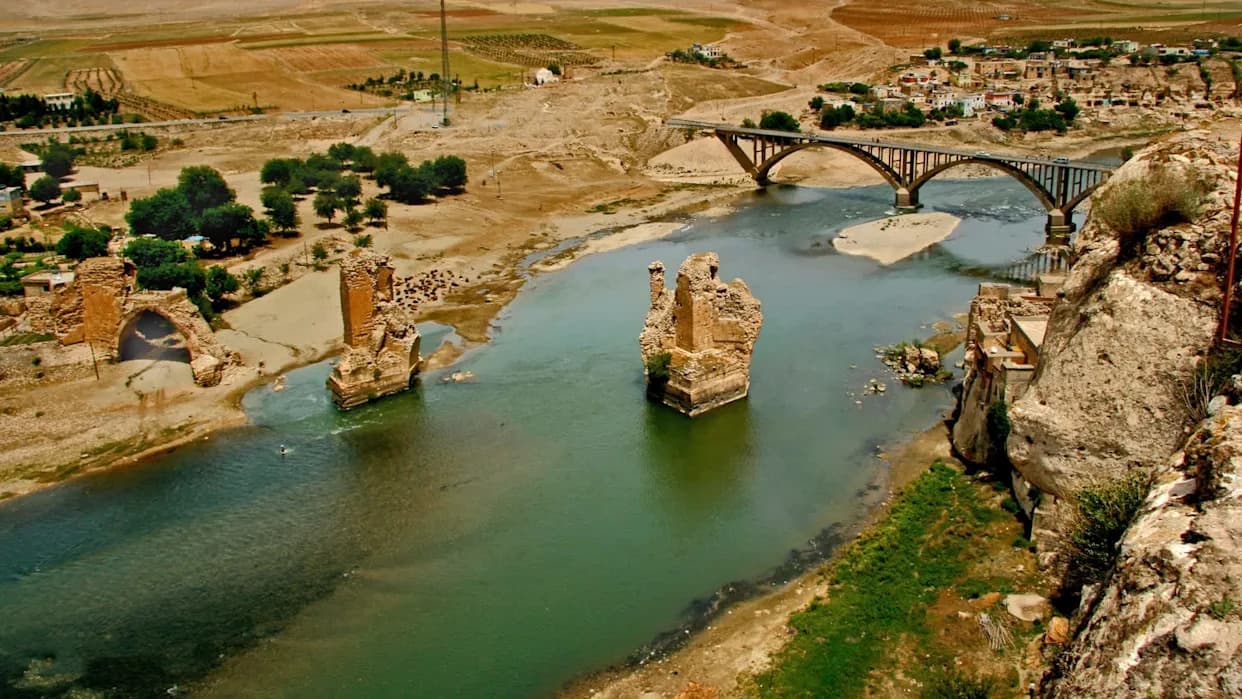 Gate Malfunction at Dicle Dam Reveals 2,400-Year-Old Submerged City in Turkey