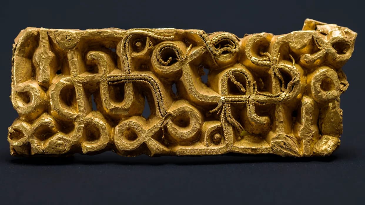 Hiker Uncovers 1,500‑Year‑Old Gold Sword Scabbard in Norway — A Rare Clue to 6th‑Century Power