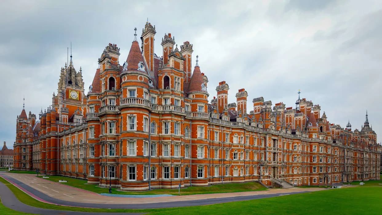Keffiyeh Comment Sparks Hate-Crime Inquiry at Royal Holloway