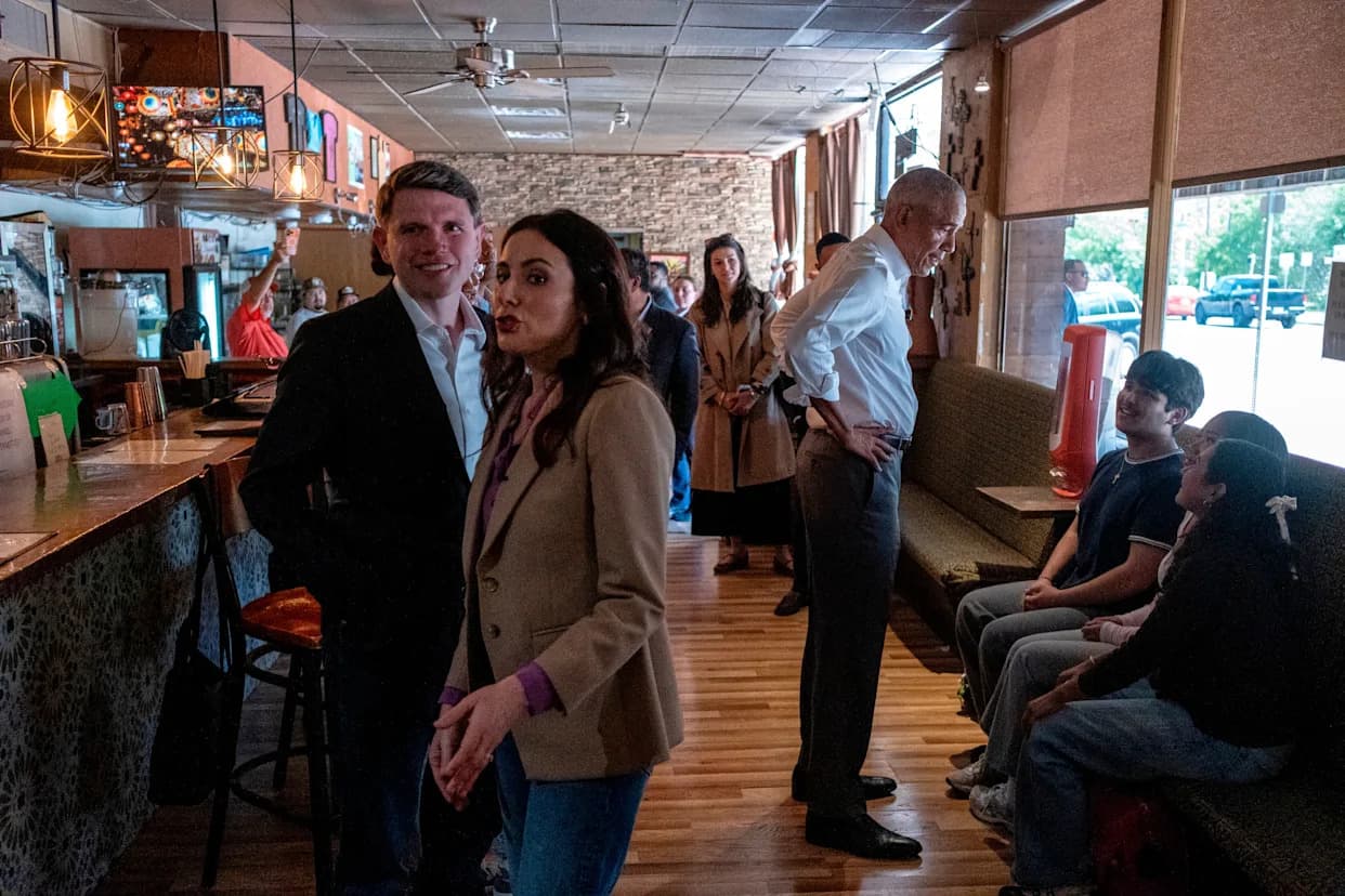 Obama Backs James Talarico in Austin Lunch, Boosting Long-Shot Texas Senate Bid