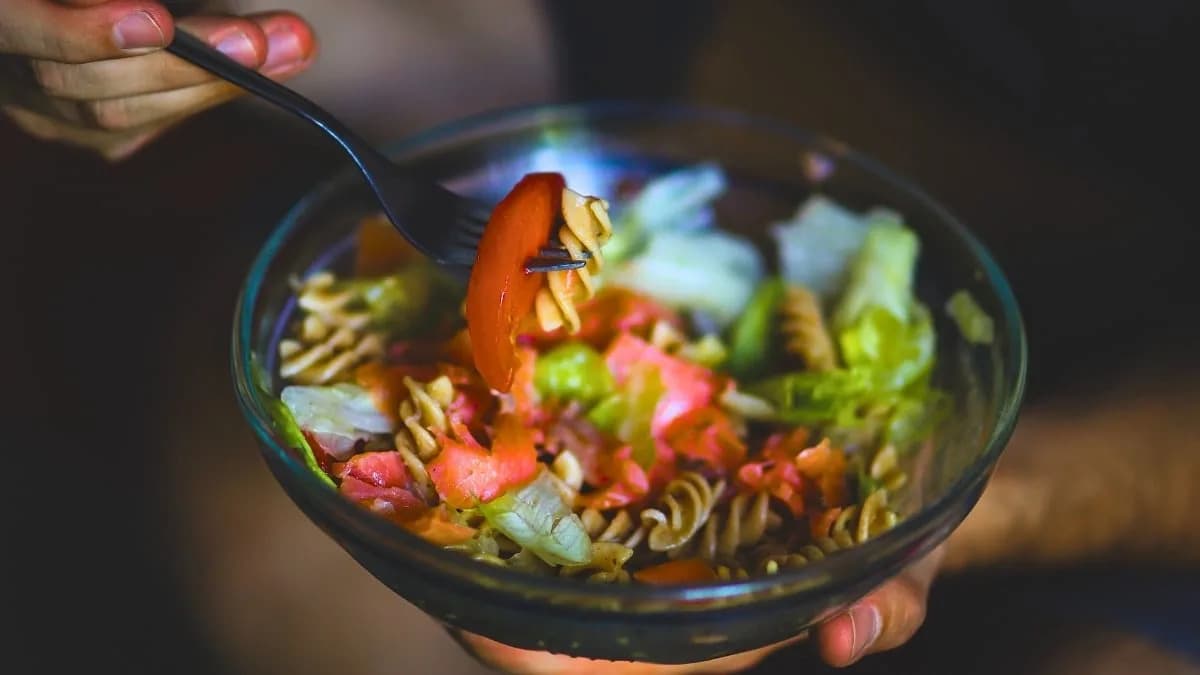 Four-Week Diet Change Rapidly Lowers Biological Age Markers in Older Adults, Study Finds