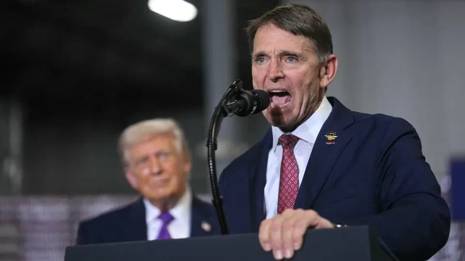 Ed Gallrein vs. Thomas Massie: Trump’s High-Stakes Loyalty Test in Kentucky’s GOP Primary