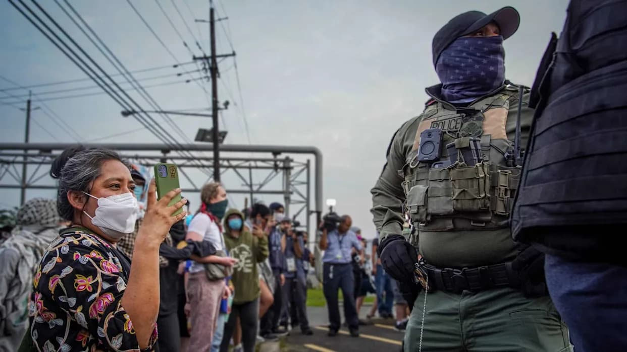 Filming Police Is a First Amendment Right — But Federal Agents Still Harass Those Who Do