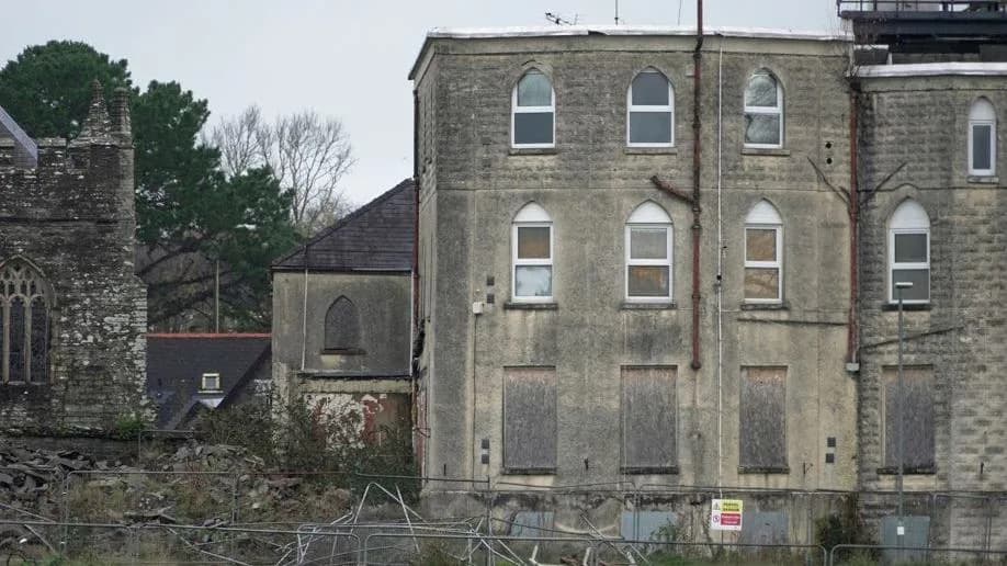 Archaeologists Unearth 38 Skeletons and Prehistoric Tools at Former Cardigan Hospital Site