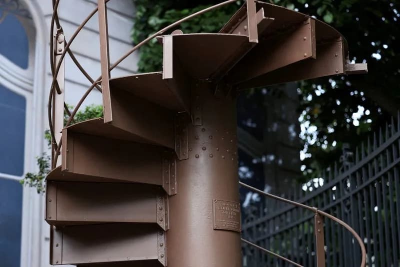 Piece of History: 14-Step Section of Eiffel Tower Staircase Sells for €450,160 in Paris