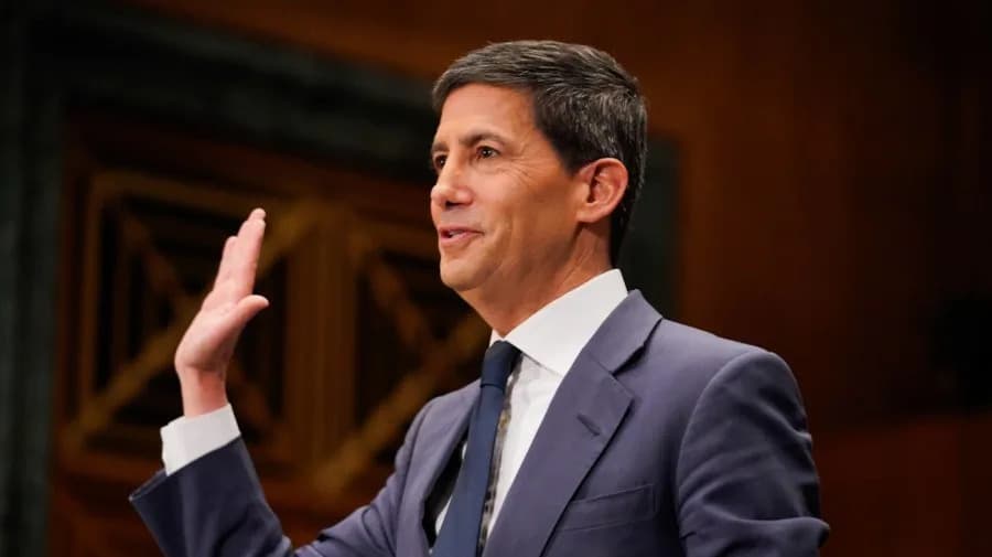Kevin Warsh Sworn In as Federal Reserve Chair After 54-45 Senate Vote