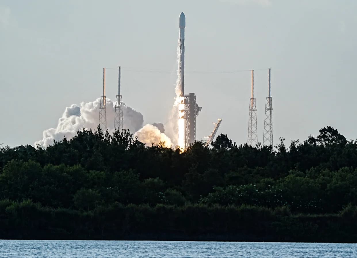 SpaceX Falcon 9 Rockets Into Florida Sky on Memorial Day — Starlink 10-47 Launched, Booster Lands at Sea