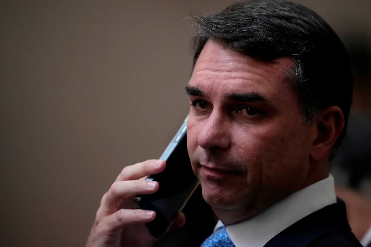 Flávio Bolsonaro Leans on Trump Ties as $12M Funding Scandal Rocks His Presidential Bid