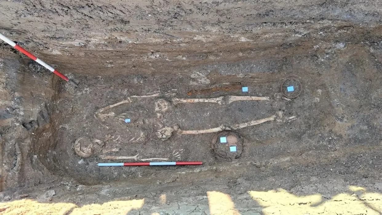 Pre‑Roman Necropolis Over 2,300 Years Old Unearthed Beneath Planned Solar Plant Near Vasto, Italy