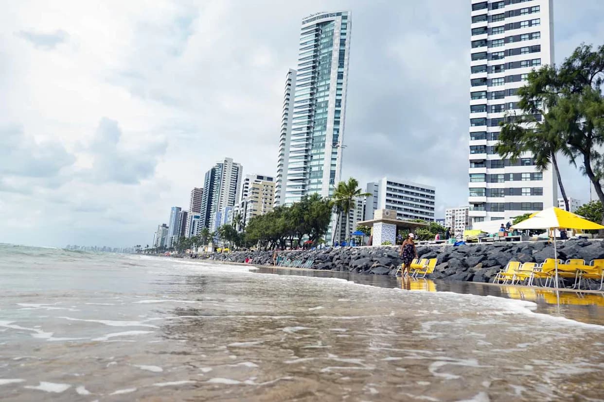 19-Year-Old Loses Leg in Shark Attack at Boa Viagem Beach a Day After Nearby Mauling