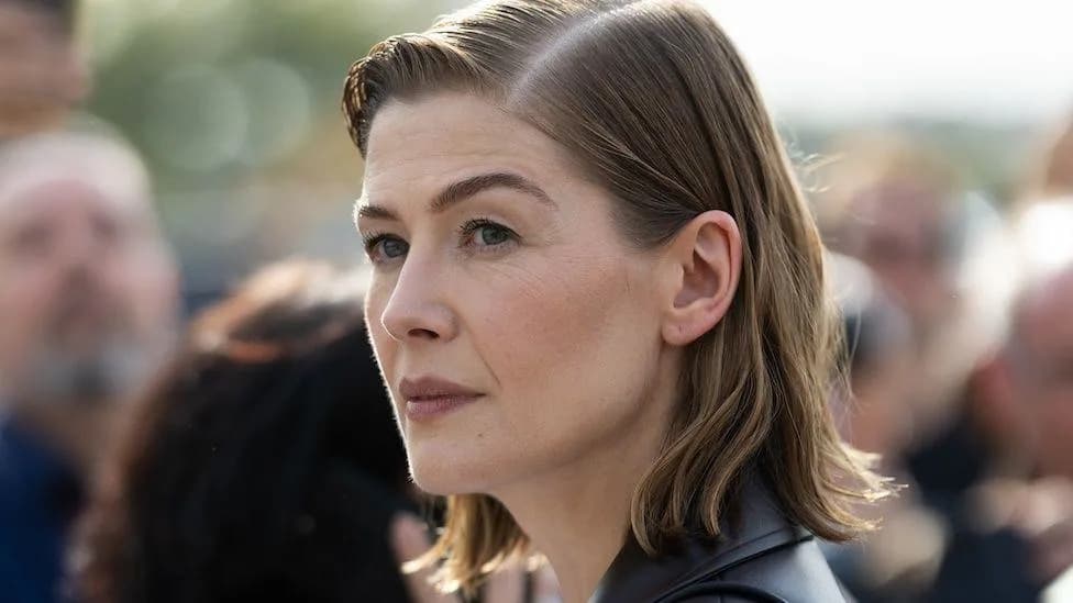 Weekly Quiz: Did You Spot What Rosamund Pike Said To The Audience Member Using Their Phone?