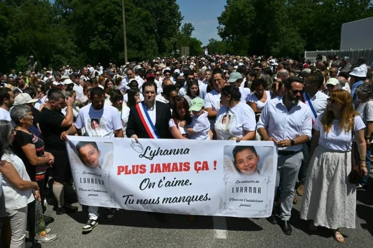 Silent March in Fleurance After Death of 11-Year-Old Lyhanna Sparks Outcry Over Judicial Failures