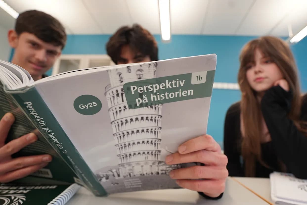Sweden to Ban Mobile Phones in Schools Next Fall as Country Embraces 'Back-to-Books' Approach