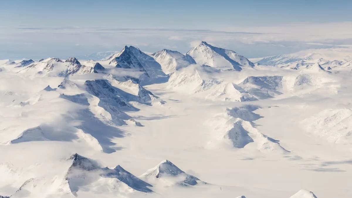 Scientists Reveal Massive Fan-Shaped Basin System Hidden Beneath East Antarctica