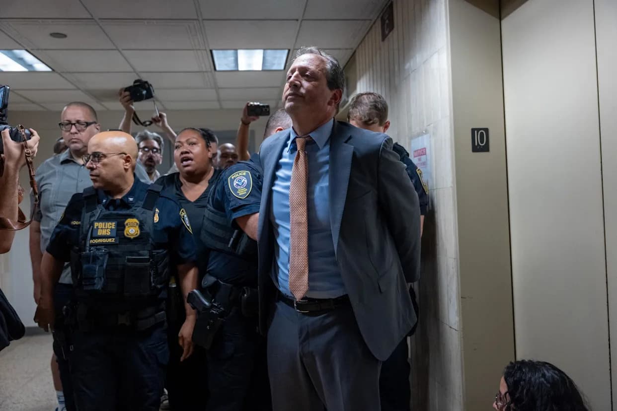 Trial Opens for Former NYC Comptroller Brad Lander Over Arrest at 26 Federal Plaza