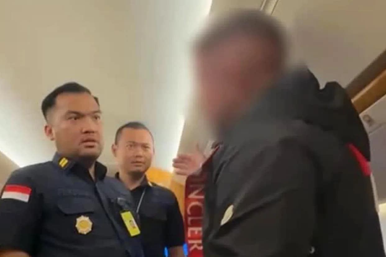 Australian Fugitive Caught Hiding In Private Jet Lavatory In Bali — Former Gang Boss Deported To Australia