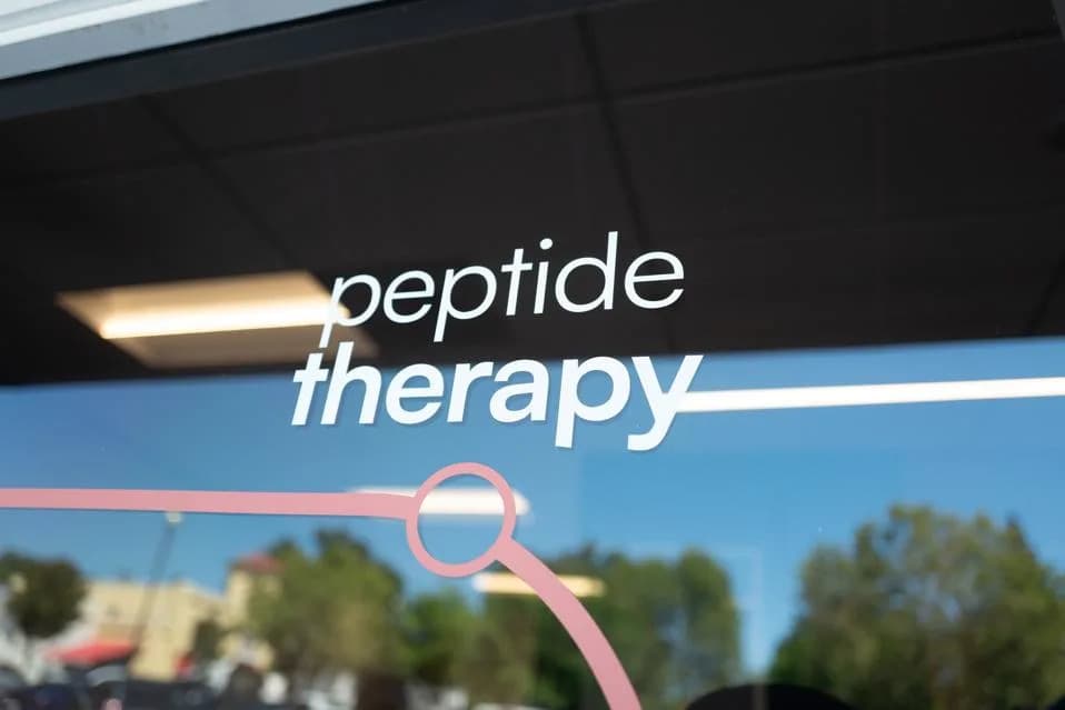 Peptide Craze Grips the U.S.: How Influencers Are Reshaping Healthcare Choices