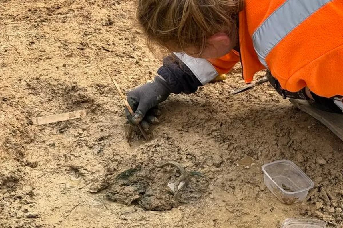 2,400-Year-Old Celtic 'Princely' Grave With Chariot, Weapons and Gold Unearthed Near Bad Camberg