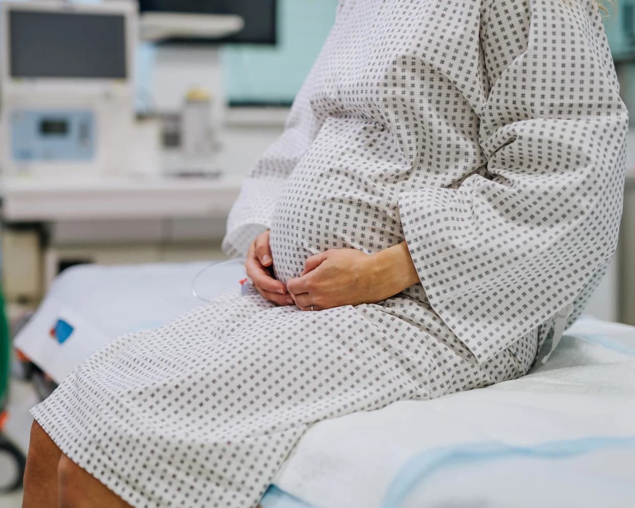 ACOG Issues First Official Maternal Vaccine Schedule, Breaking With CDC Guidance