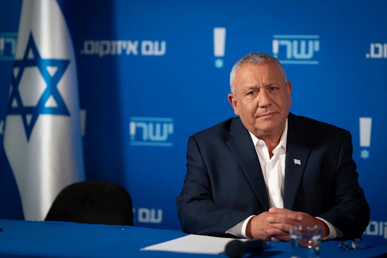 KAN Poll: Eisenkot Climbs as Netanyahu and Bennett Lose Ground After US–Iran MoU