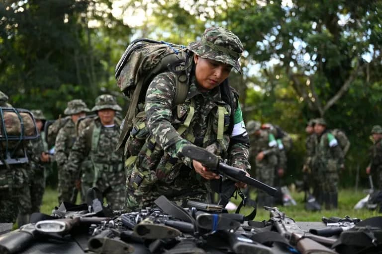 Nearly 100 Guerrillas Surrender Arms in Putumayo, a Major Early Win for Petro’s 'Total Peace' Plan
