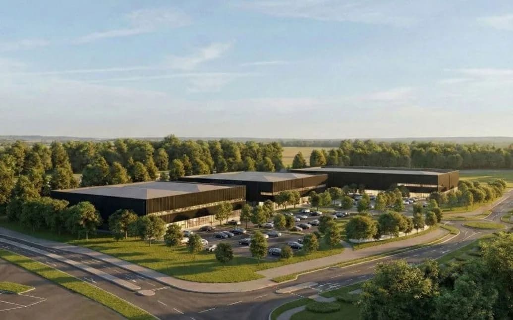 Newmarket’s Racing Heart at Risk as Lord Derby Proposes Three Warehouses