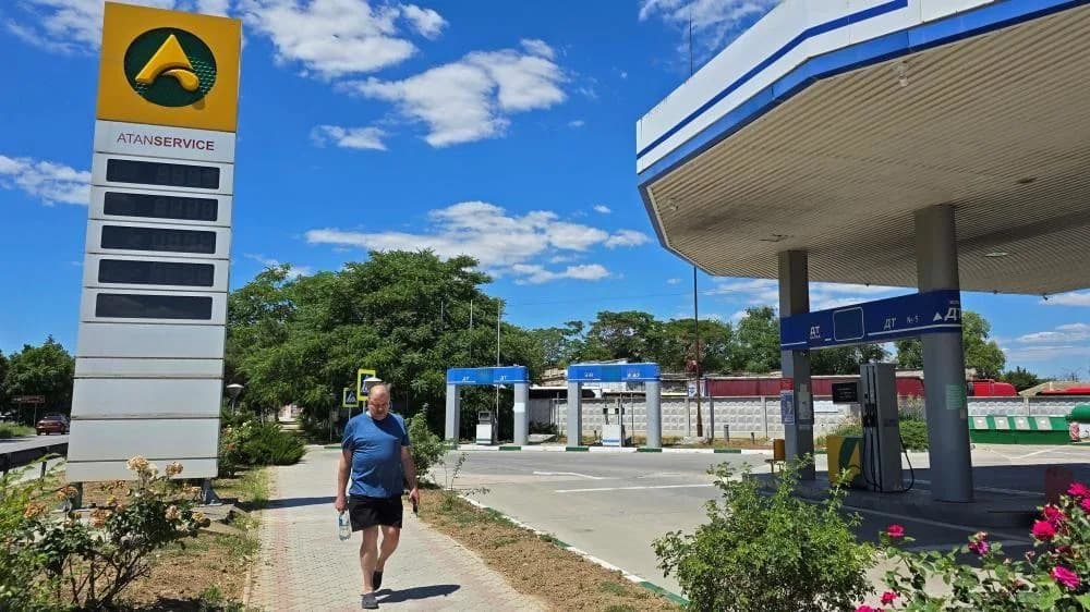 Ukraine’s Blockade Halts Fuel Sales In Russian-Occupied Crimea, Triggering Shortages And Blackouts