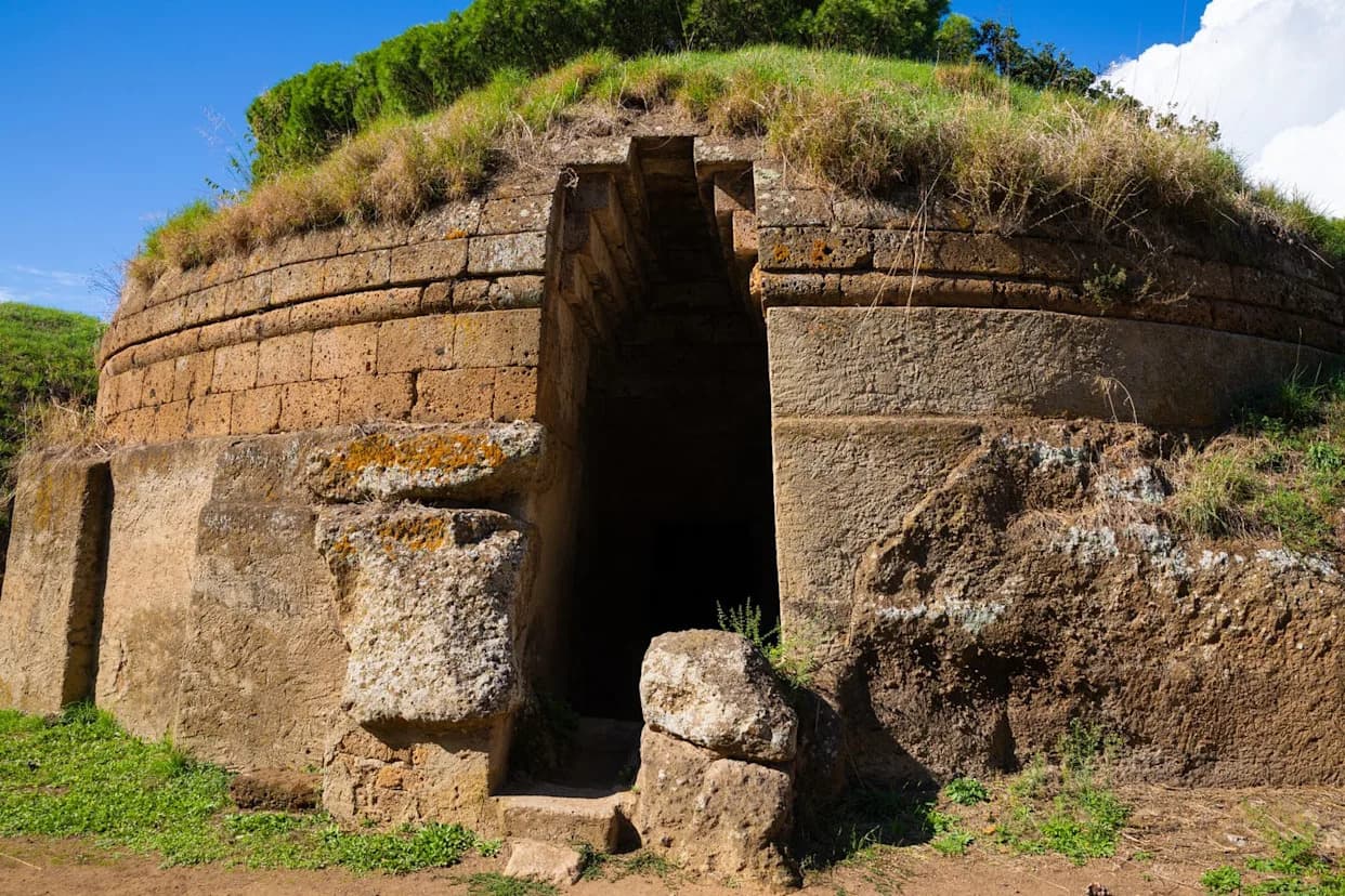 Two Sealed Etruscan Tombs Near Rome Yield Untouched 2,600-Year-Old Burials