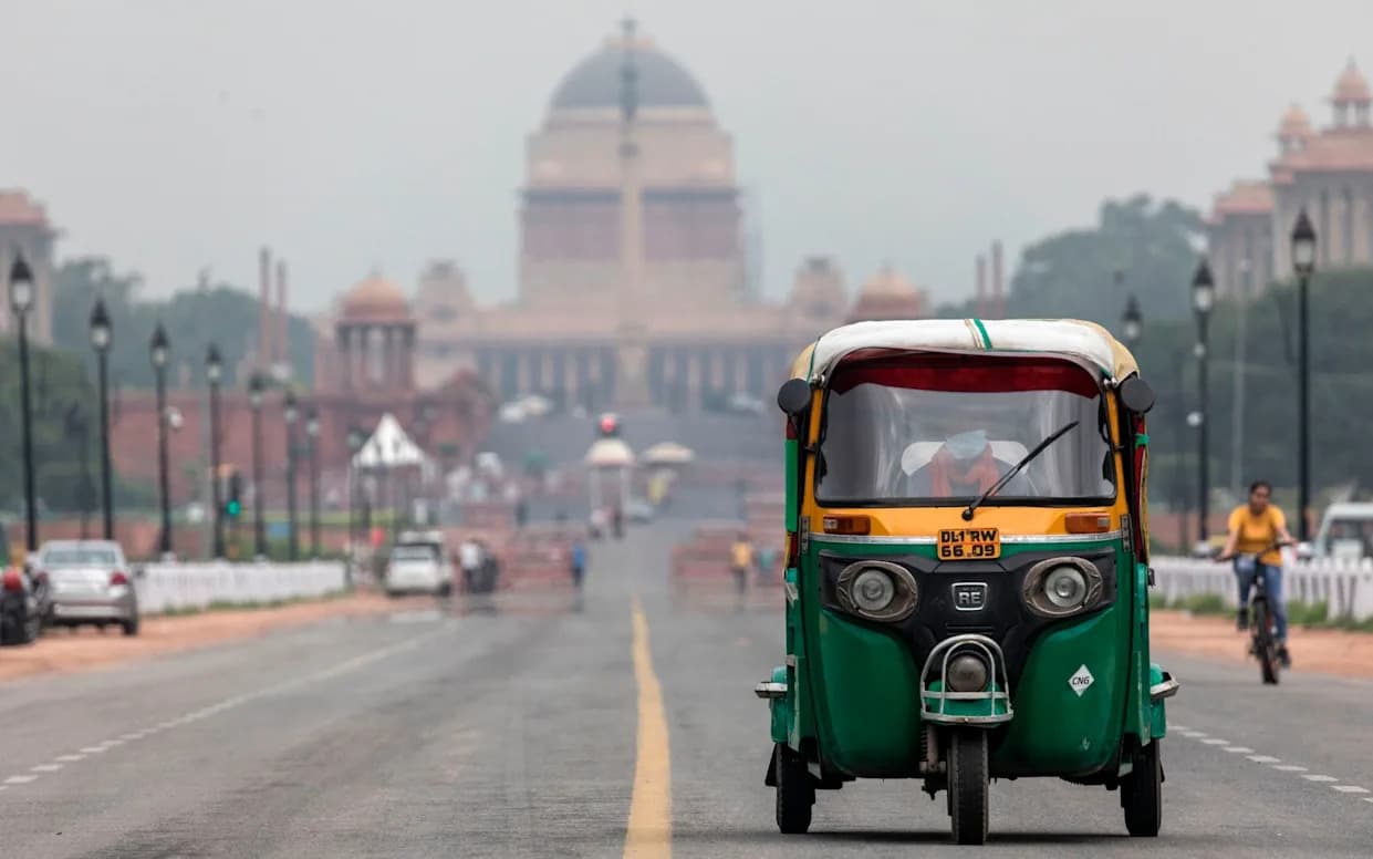 Delhi to Ban New Petrol Rickshaws and Scooters by 2028 to Push Net‑Zero Drive