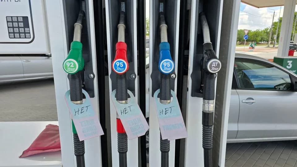 Fuel Shortages Spread Across Nearly All Russian Regions as Ukraine Intensifies Drone Strikes