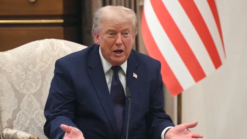 Poll: 60% Say Trump Uses Office for Personal Gain — Net Approval Remains Deeply Negative