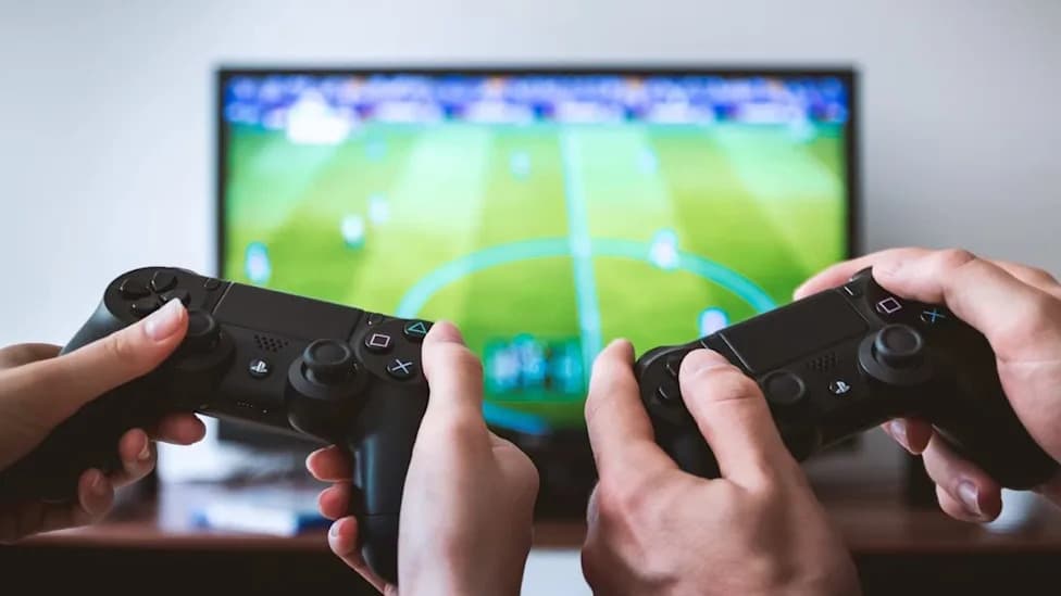 University of Silicon Valley's "Max Achievement" Scholarship Pays Up to $15K for Rare Gaming Feats