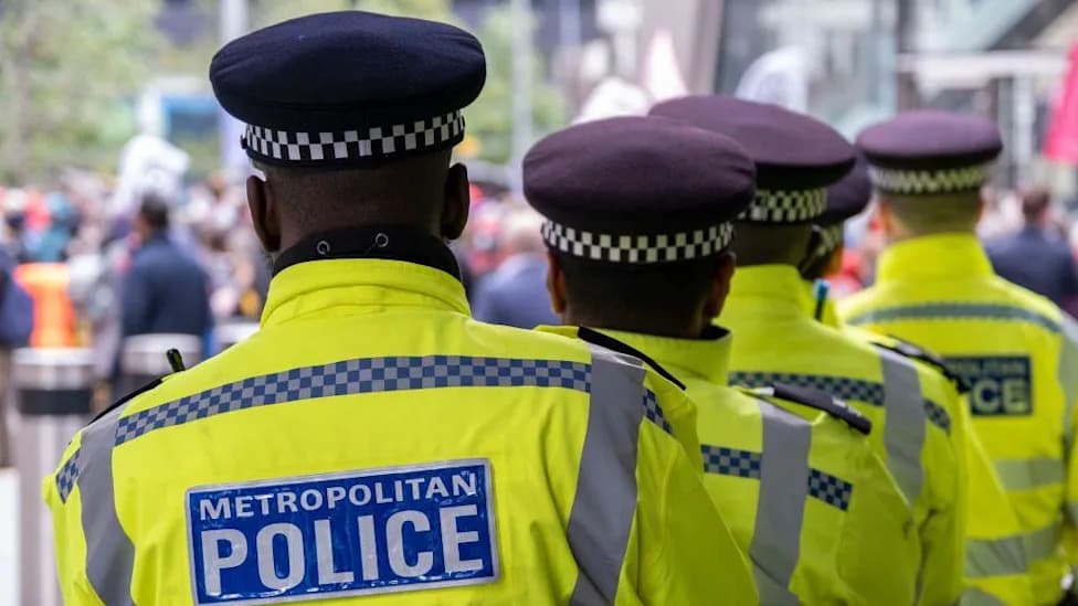 Met Police Reform: Inspectors Praise Progress but Warn Vetting and Anti‑Corruption Failings Persist