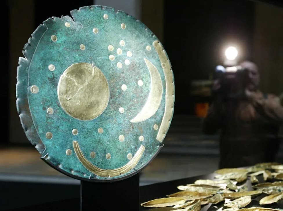 The Nebra Sky Disk: Looters Dug Up a Bronze Plate That May Be Humanity’s Oldest Star Map