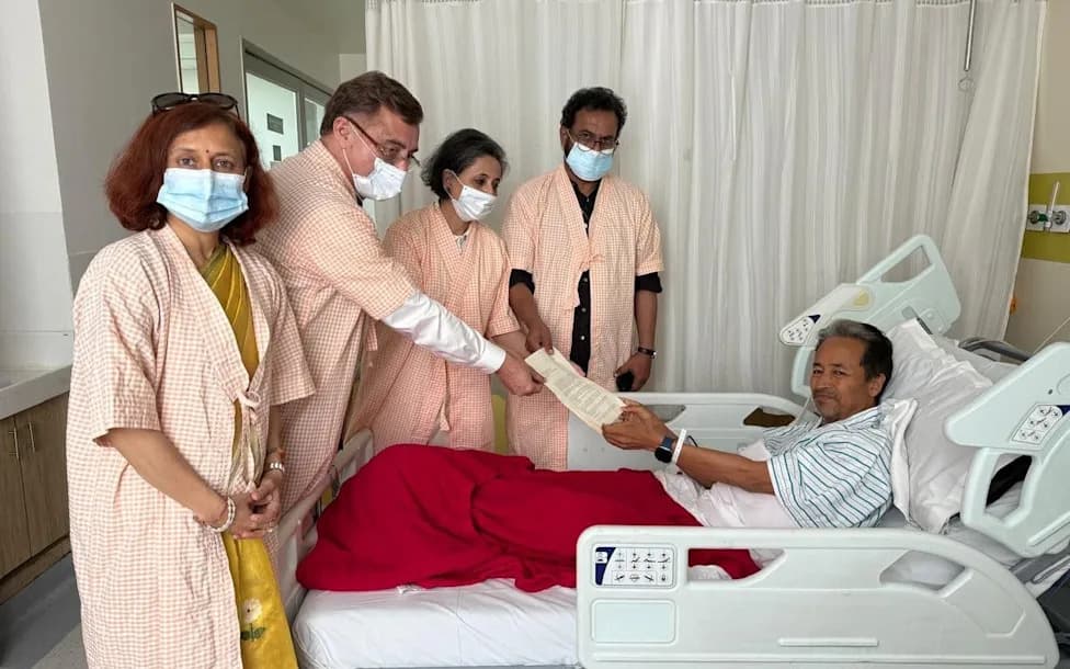 Indian Activist Sonam Wangchuk Ends 26-Day Hunger Strike Amid Nationwide 'Cockroach' Protests