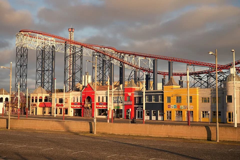 Century-Old Big Dipper Halts Mid-Ride at Blackpool Pleasure Beach — Riders Manually Evacuated