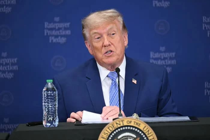 Trump's Bizarre Wind‑Energy Claim Goes Viral, Sparks 'Sundowning' Jokes