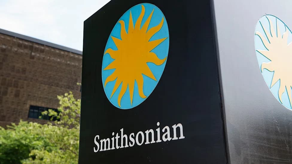 Trump Orders Warning Signs Near Smithsonian Directing Visitors to White House‑Approved History