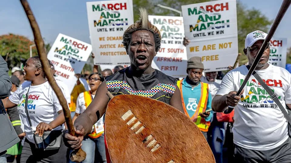 Mass Anti-Immigrant Protests Push 160,000+ Undocumented People Out of South Africa — Tensions Rising Over Jobs, Services and Border Control