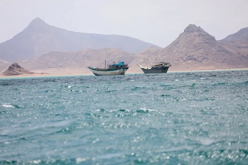 Red Sea Shipping Slows After Houthi Strikes on Saudi Oil Sites — Bab el‑Mandeb Traffic Hits Lowest Level in Months