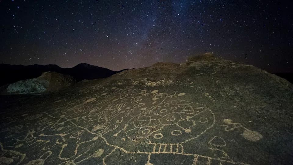 Noosignatures: Could Bread—and Other Non‑Technological Traces—Reveal Alien Minds?