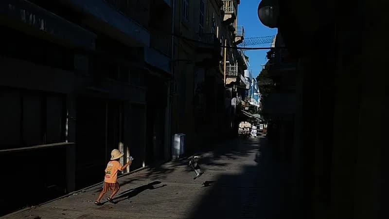 Two-Thirds of Western European Children Exposed to Extreme Heat in Early 2026, Save the Children Warns